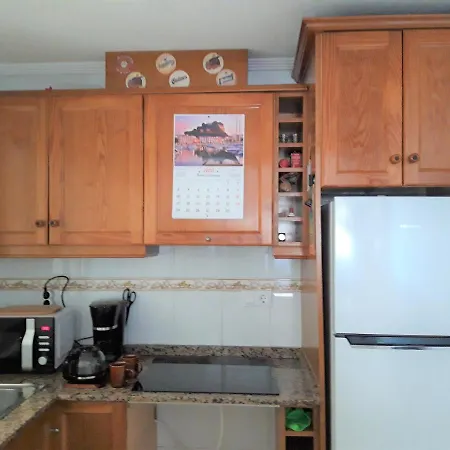 Flat -10 From Beach -2 Bedroom-balcony 아파트