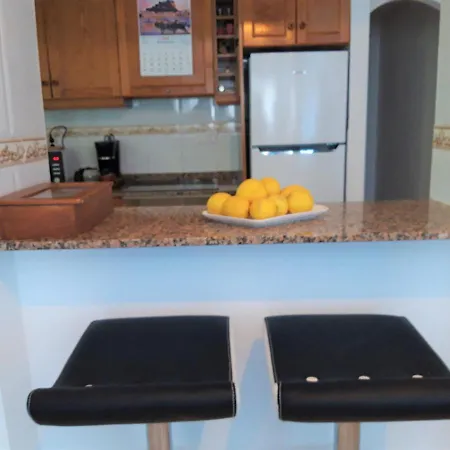 Flat -10 From Beach -2 Bedroom-balcony 아파트